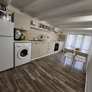 Don Vito's Home, Dsg2 Short Lets, 250 Mt Metro Apartment